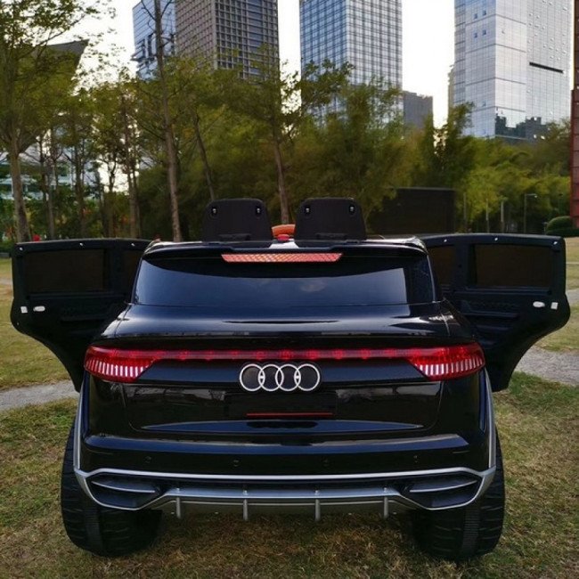 Τζιπ με μπαταρία Audi Q8