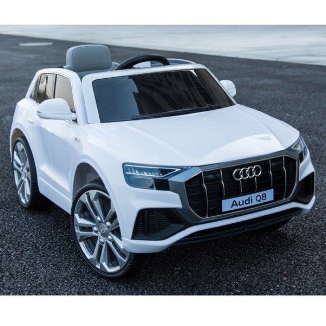Τζιπ με μπαταρία Audi Q8