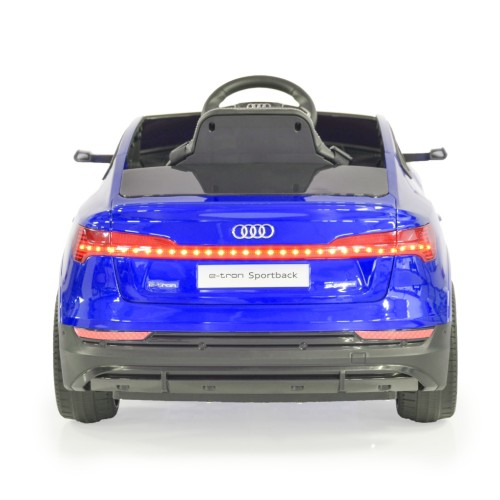 SUV Audi Sportback μπλε μεταλλικό με μπαταρίες SUV Audi Sportback μπλε μεταλλικό με μπαταρίες
